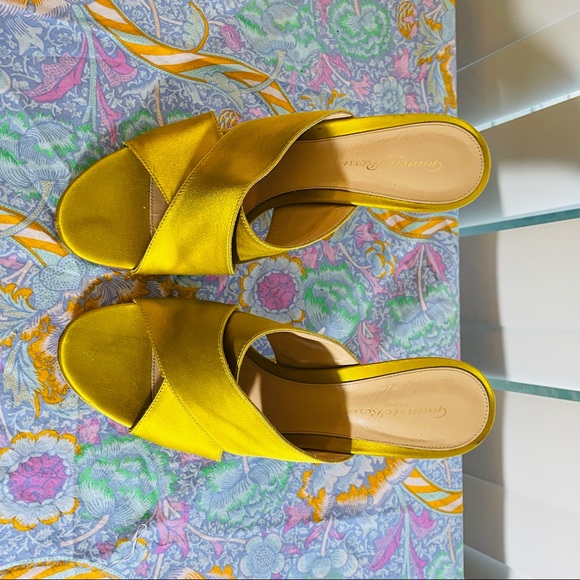 Gianvito Rossi Mustard yellow sandal mule fall Satin material size 42 Italy 11.5 - Picture 6 of 7